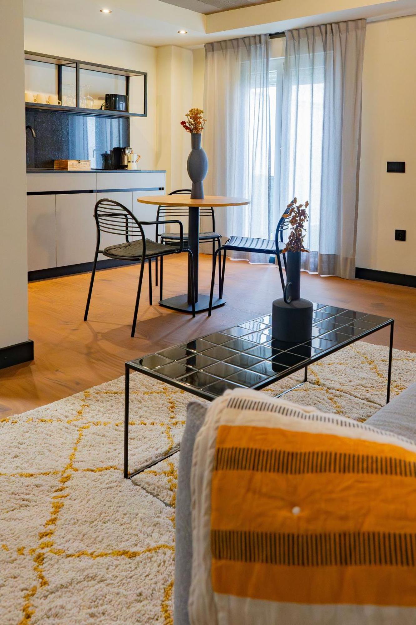 Bubu - Apartamentos En El Centro Málaga Esterno foto