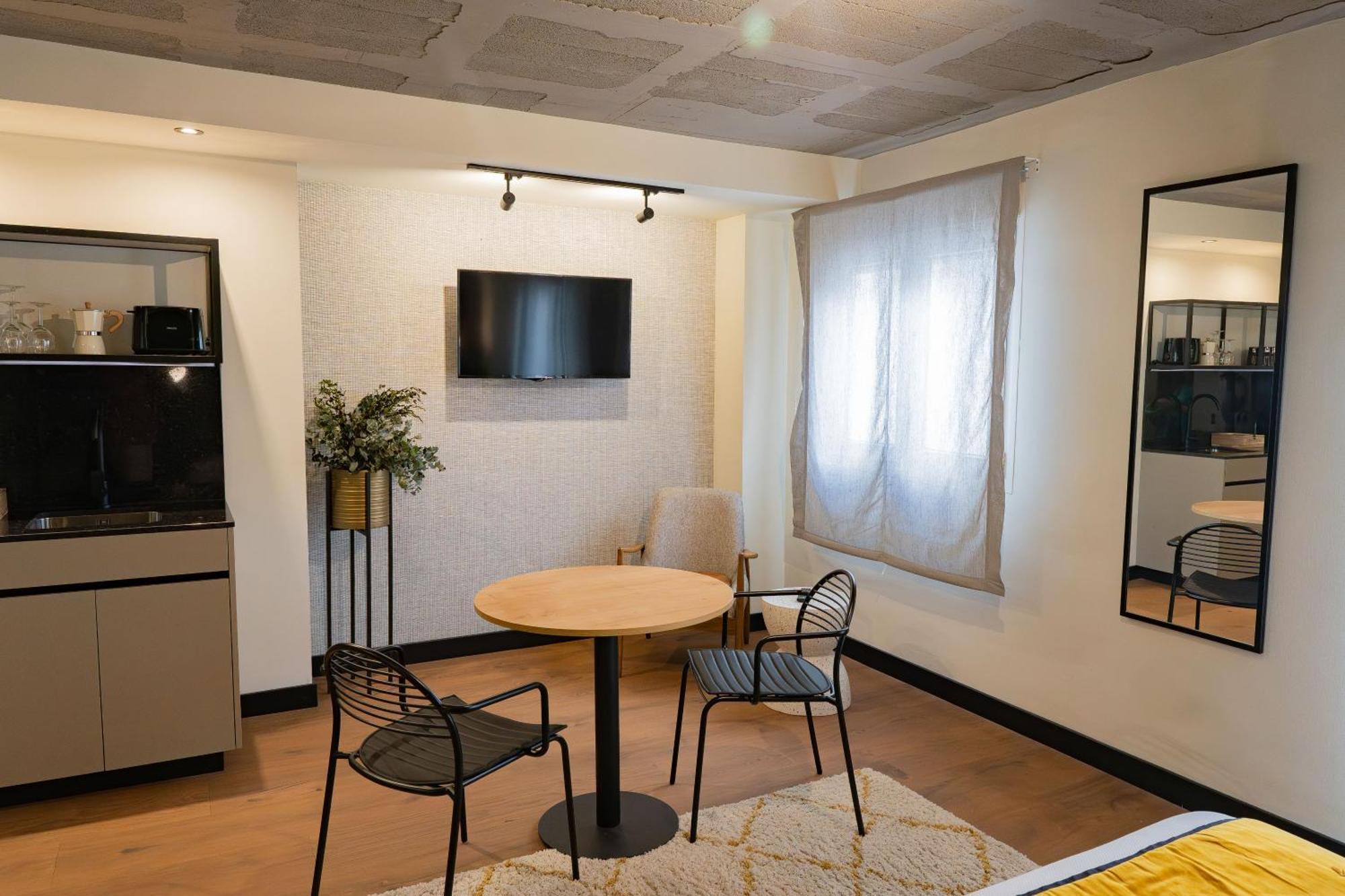 Bubu - Apartamentos En El Centro Málaga Esterno foto
